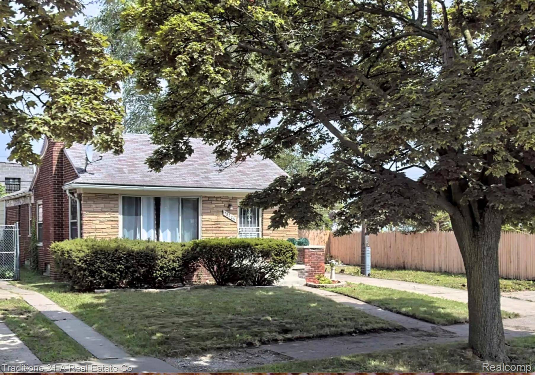 Detroit, MI 48221,18226 Washburn ST