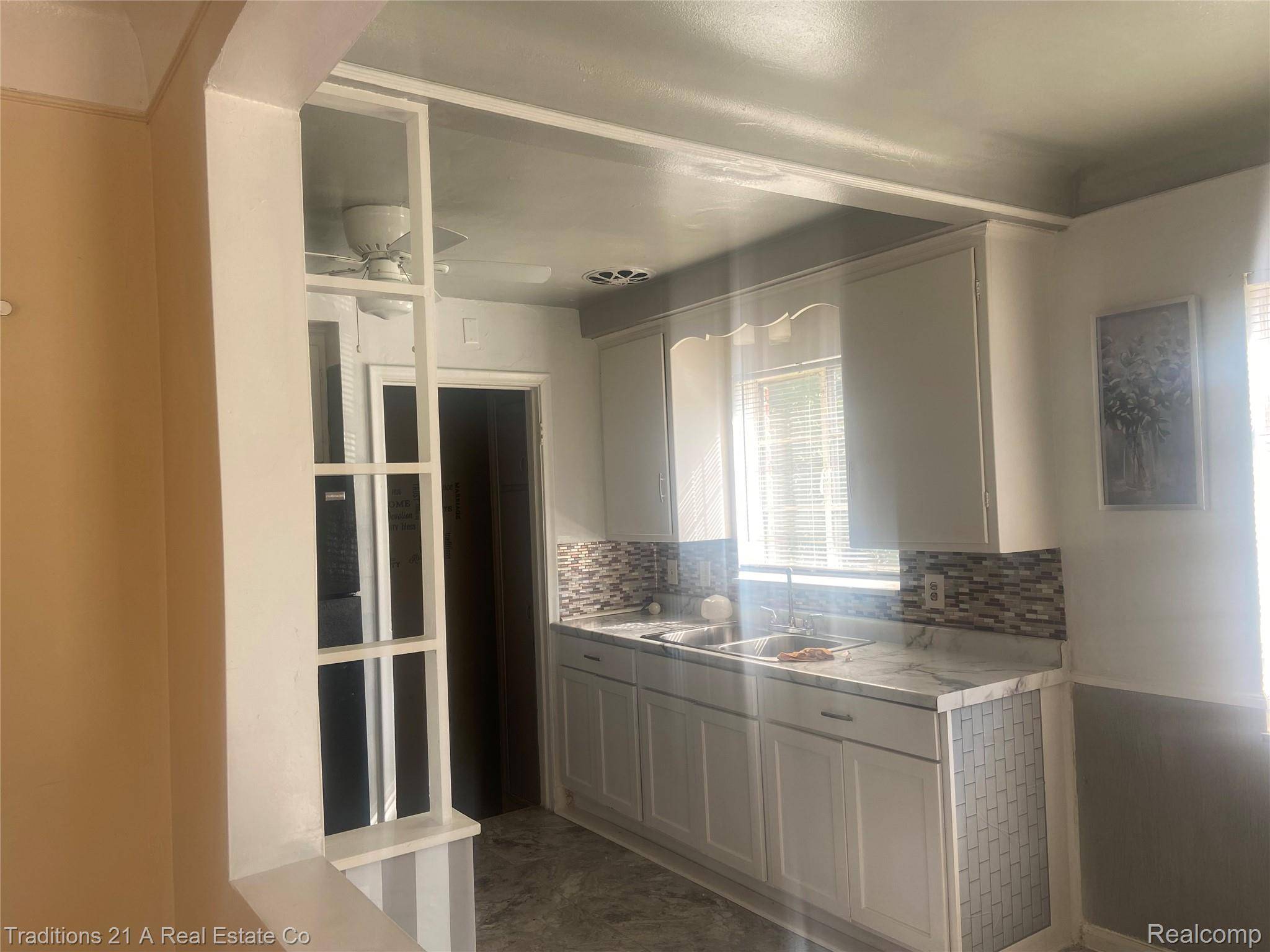 Detroit, MI 48221,18226 Washburn ST