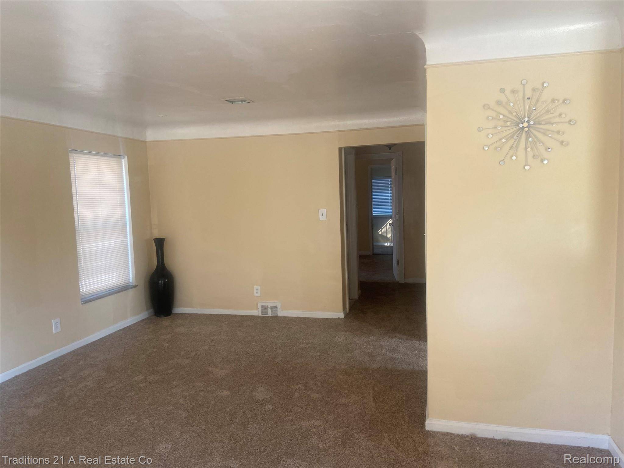 Detroit, MI 48221,18226 Washburn ST