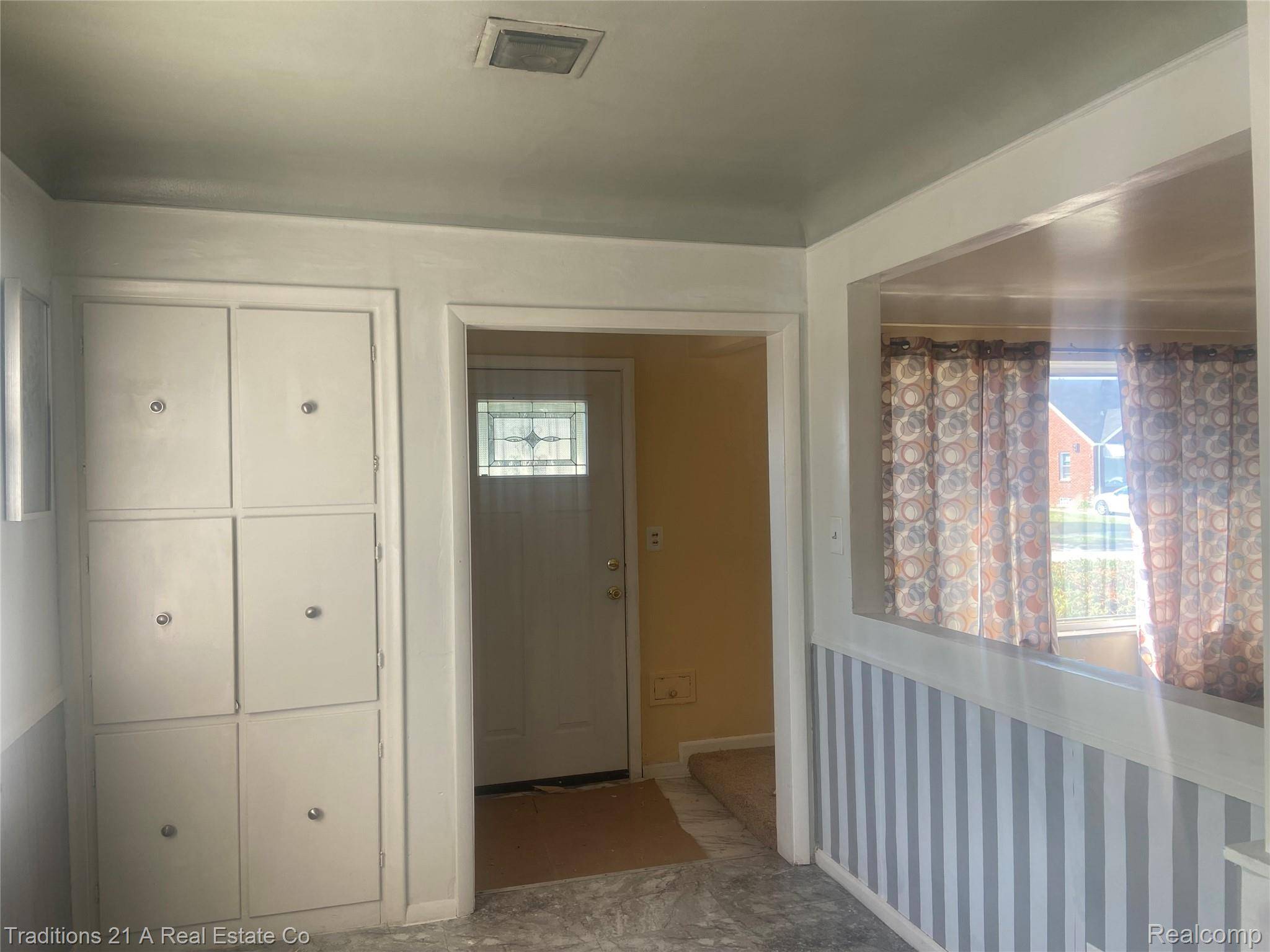 Detroit, MI 48221,18226 Washburn ST