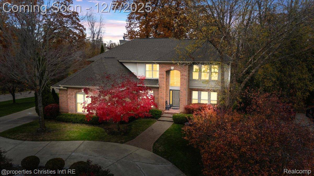 Farmington Hills, MI 48334,29202 Bradmoor CT