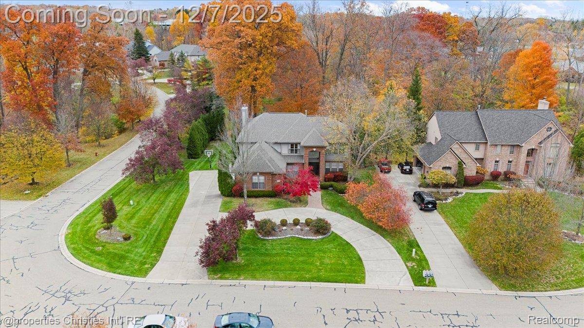 Farmington Hills, MI 48334,29202 Bradmoor CT