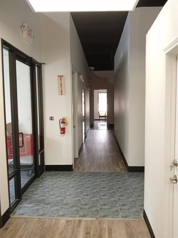 2101 E Randol Mill Road, Arlington, TX 76011