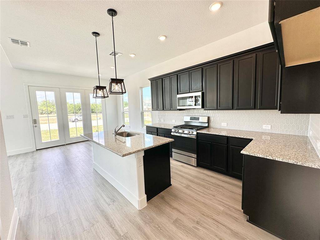 Gainesville, TX 76240,1432 Bluebonnet Boulevard