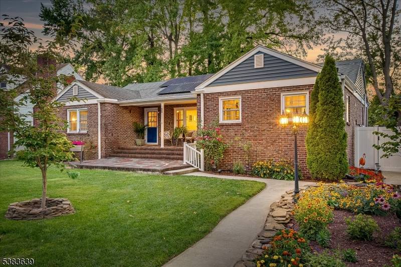 Metuchen Boro, NJ 08840,33 Ethel Pl