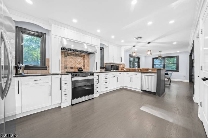 North Caldwell Boro, NJ 07006,160 Grandview Ave