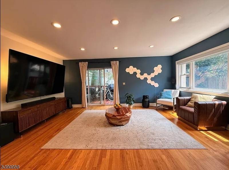 Weehawken Twp., NJ 07086,8 Carroll Pl