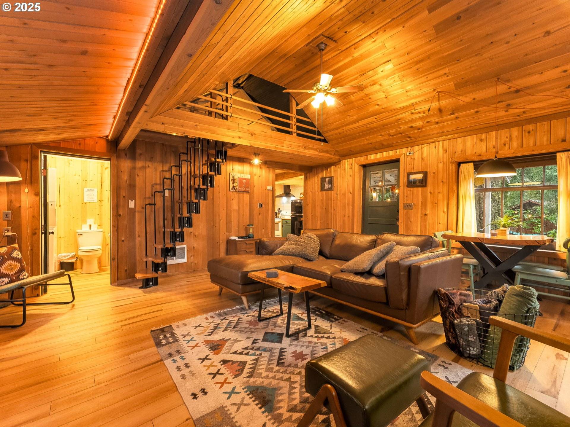 Rhododendron, OR 97049,71597 E MINIKAHDA AVE