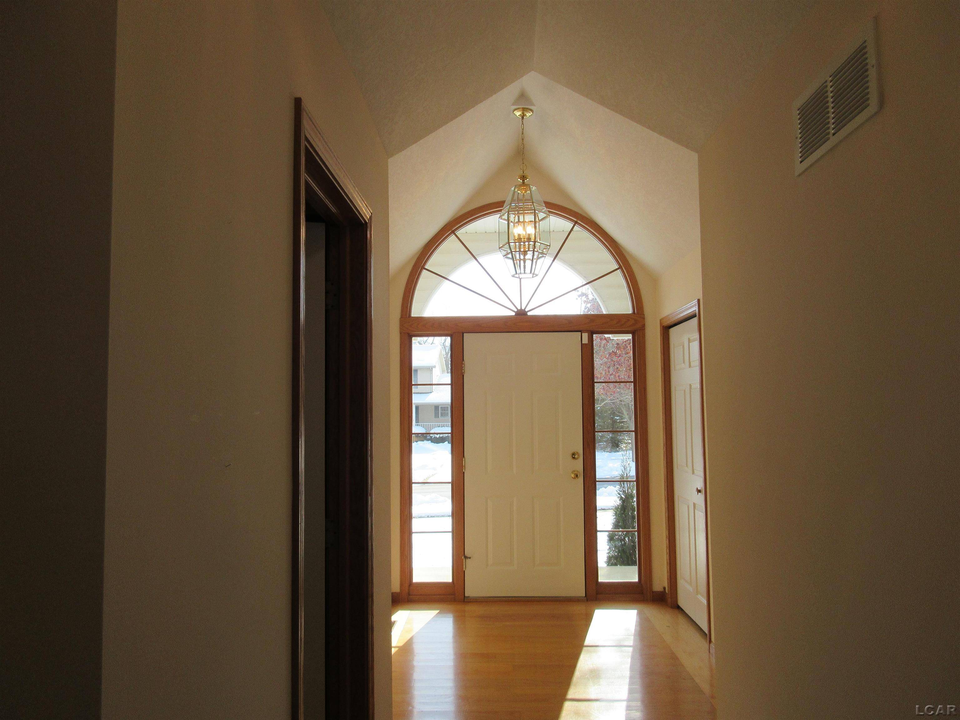 Tecumseh, MI 49286,618 NOKOMIS DR