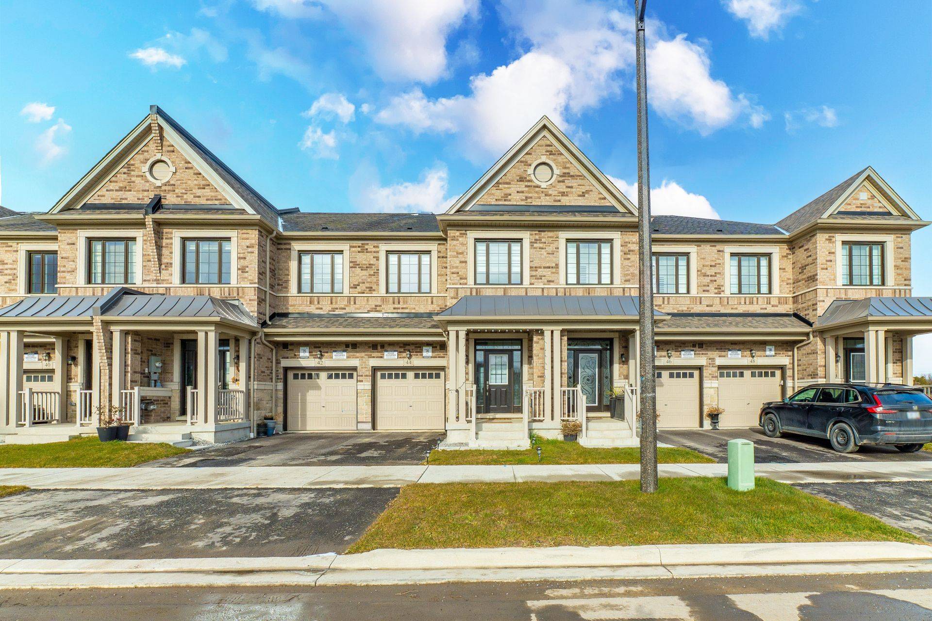 Whitby, ON L1P 1Y3,44 Reigate AVE