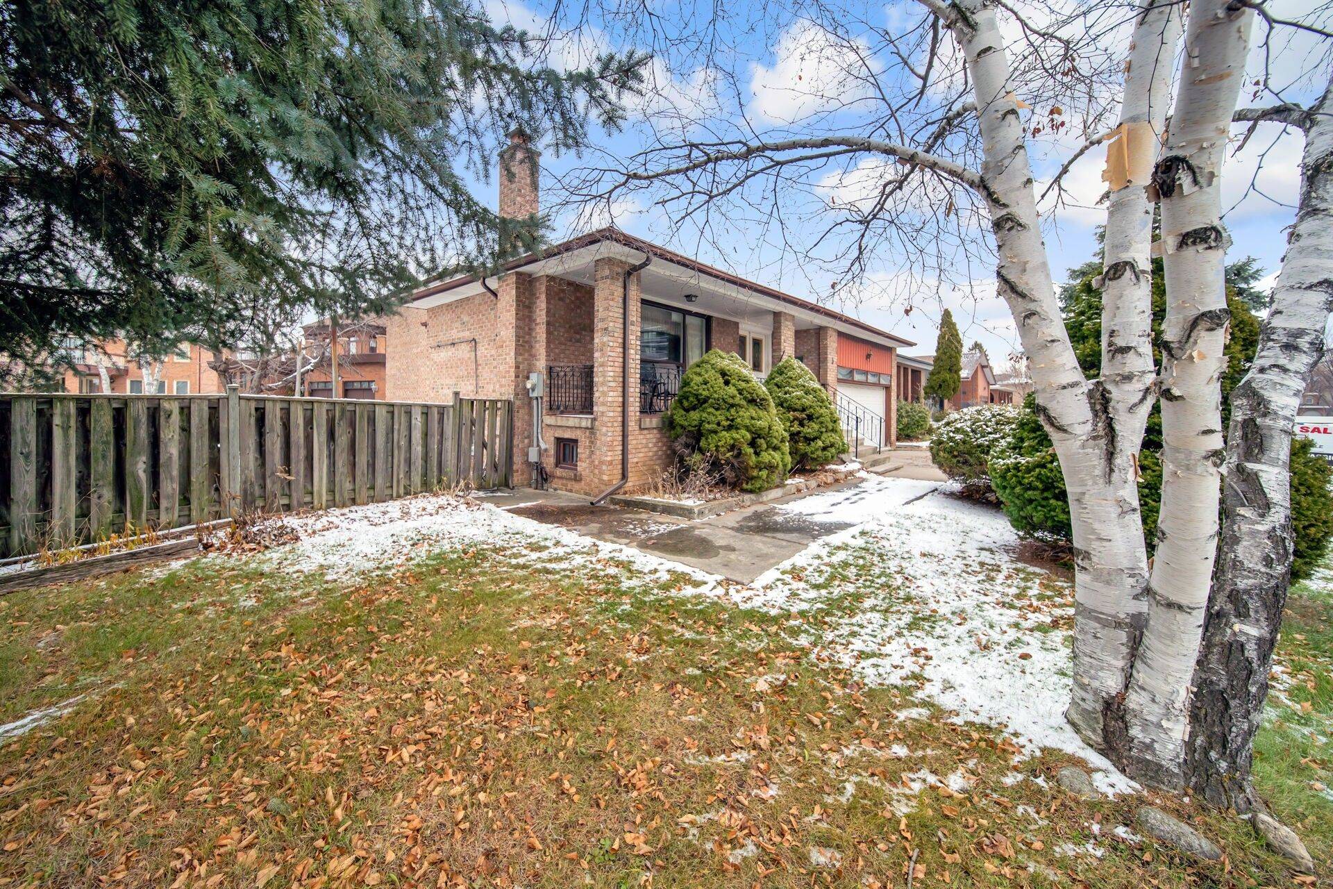 Vaughan, ON L4L 1P5,5 Francine CT