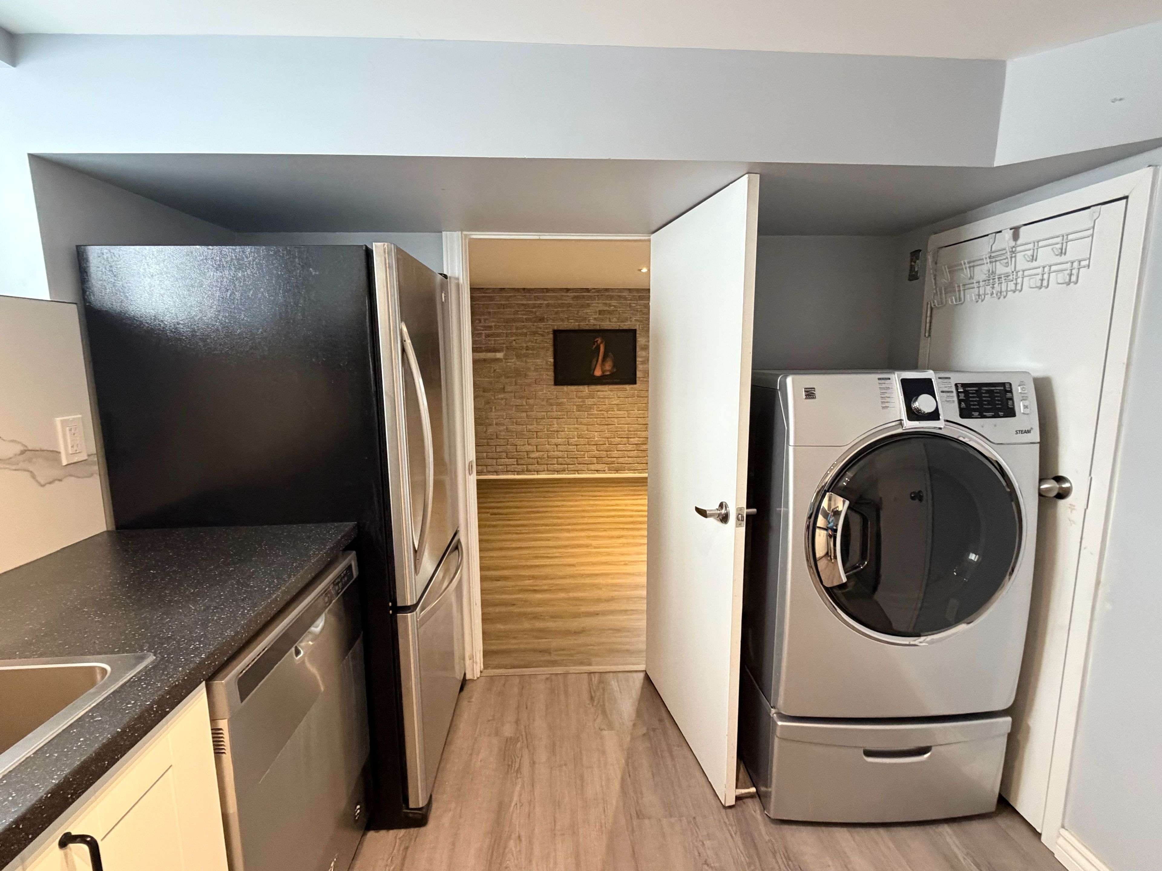 Newmarket, ON L3Y 4A5,85 Franklin ST #Lower