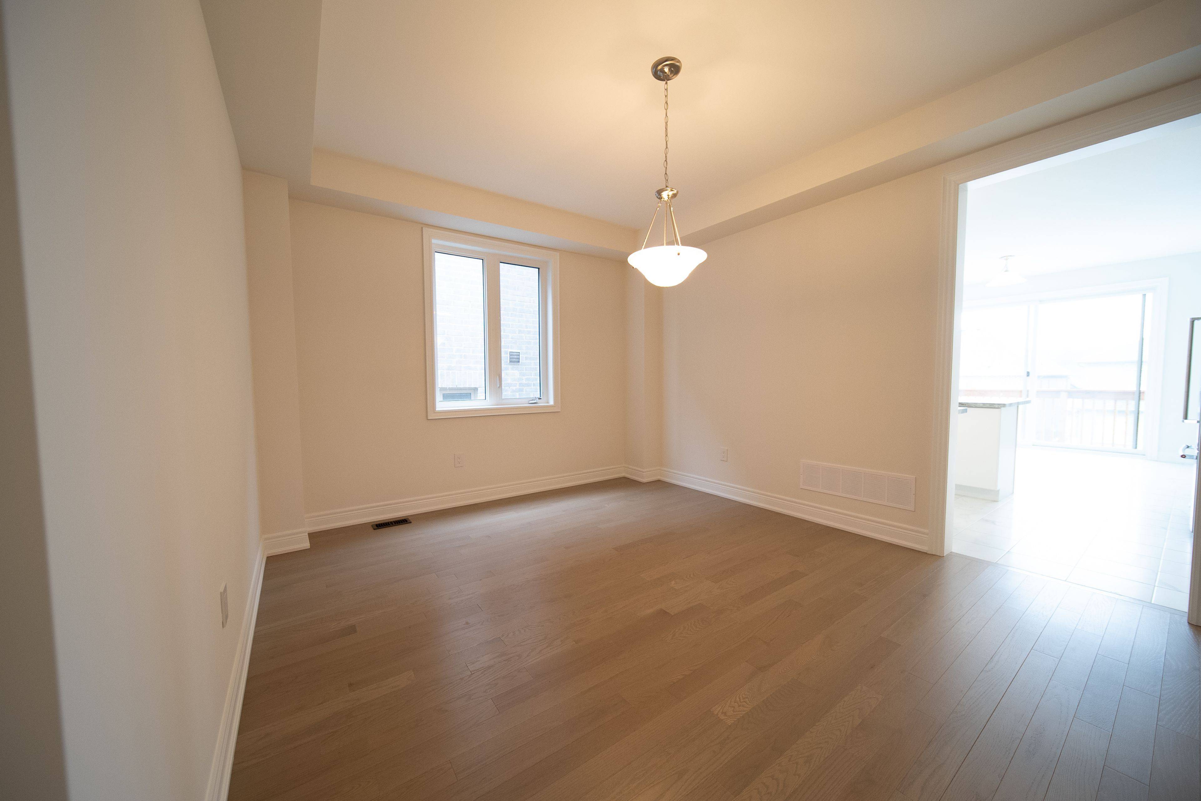 Bradford West Gwillimbury, ON L3Z 4N1,50 Wraggs RD