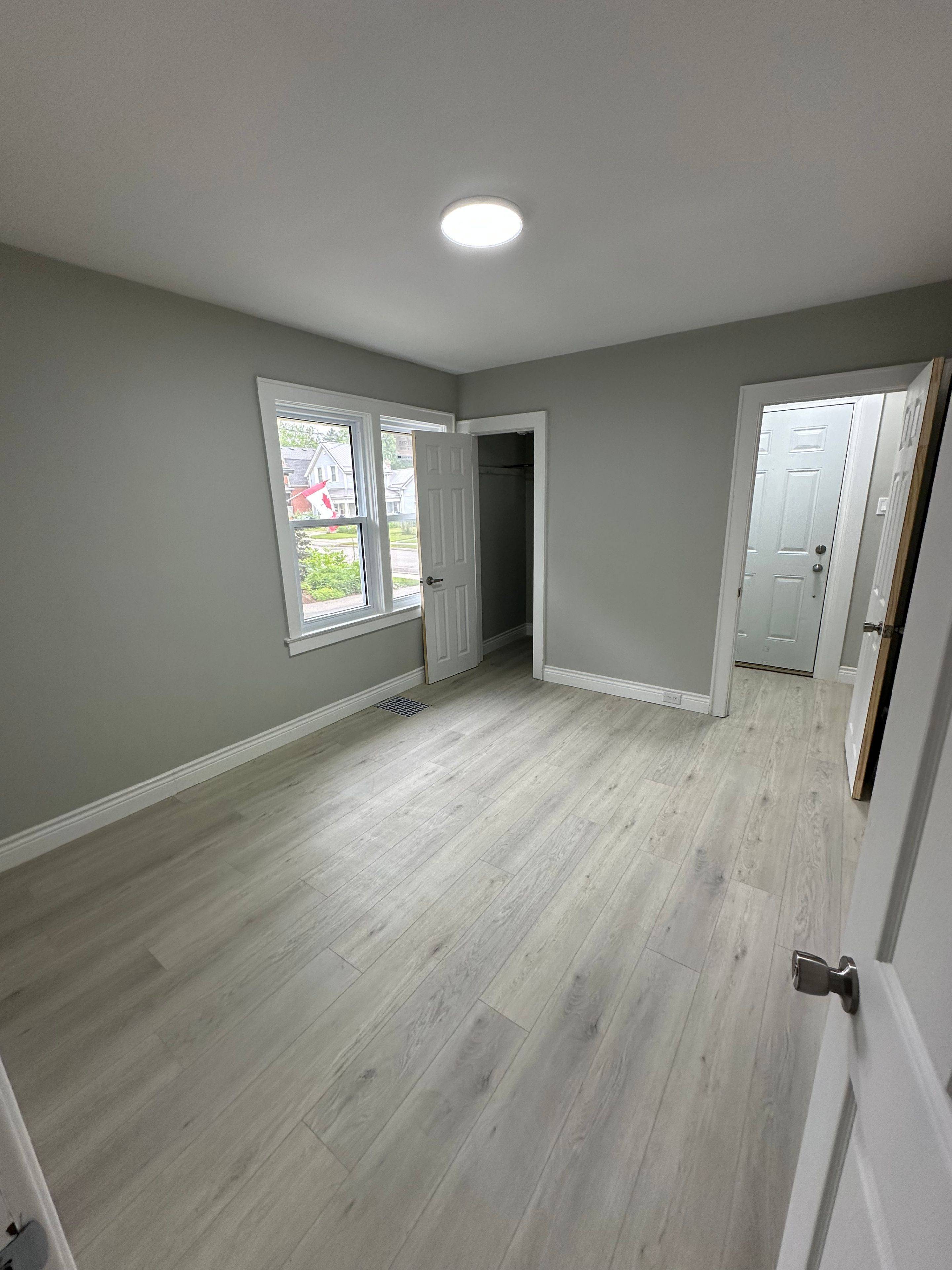 London East, ON N5W 4A5,437 Charlotte ST #Upper