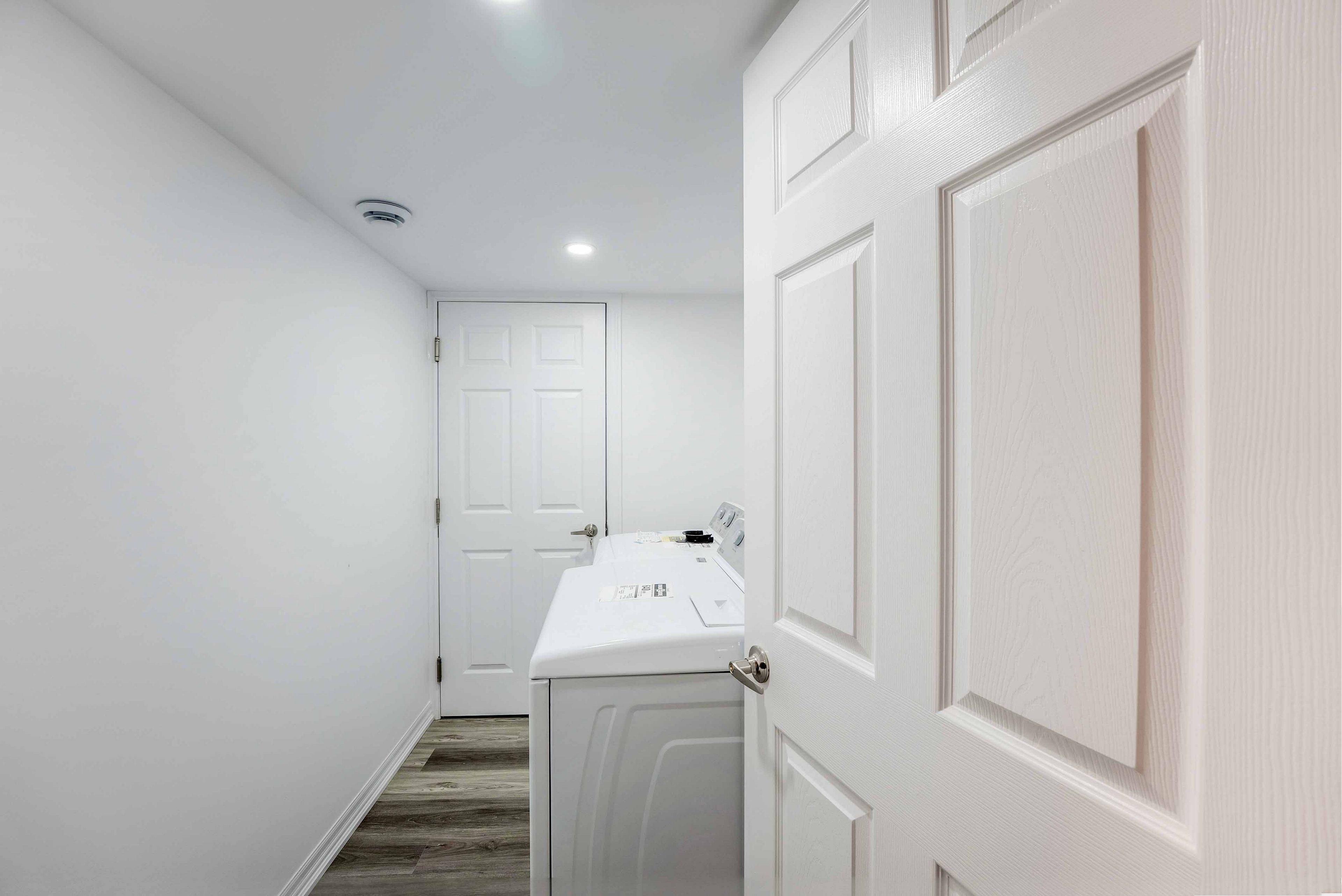 Port Colborne, ON L3K 6E4,90 Hillcrest RD #Lower