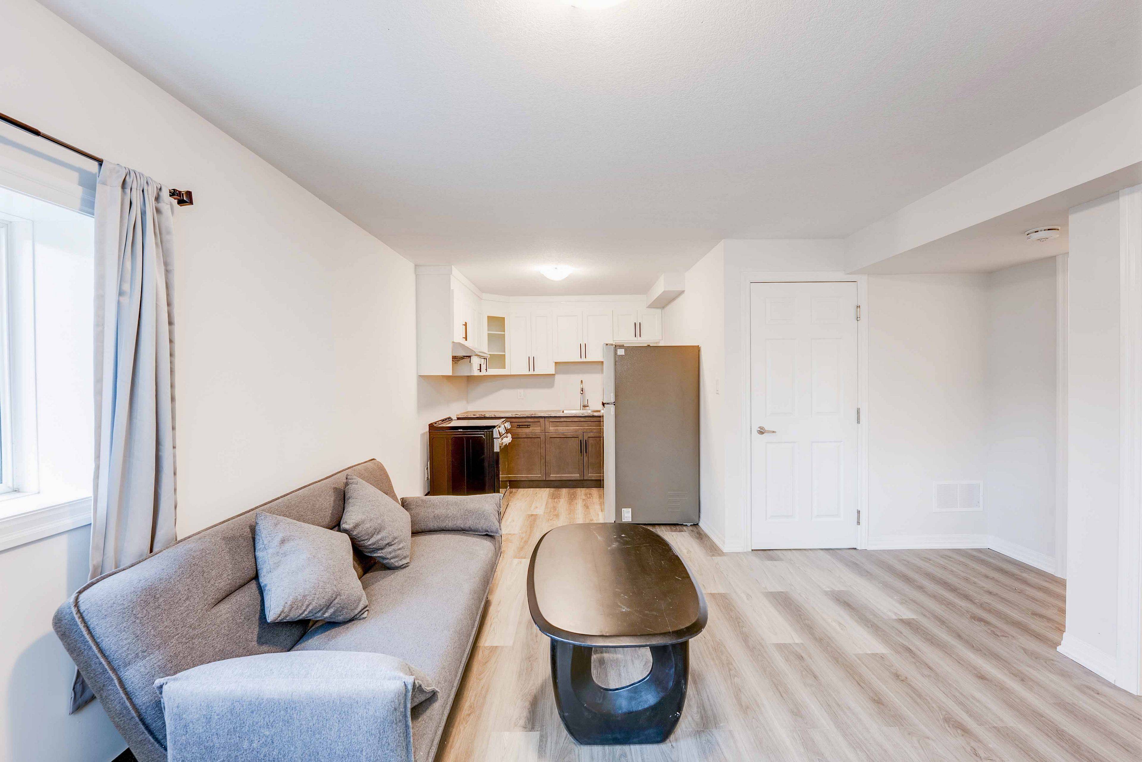 Port Colborne, ON L3K 6E4,90 Hillcrest RD #Lower