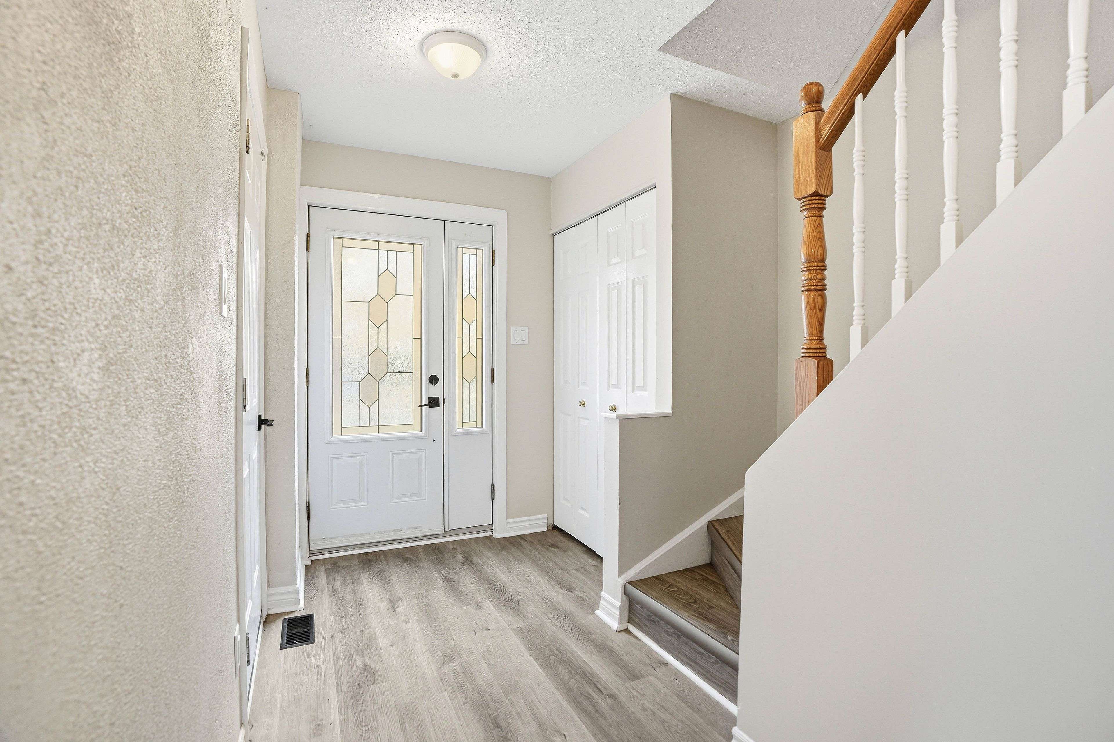 Barrhaven, ON K2J 2K9,51 Raftus SQ