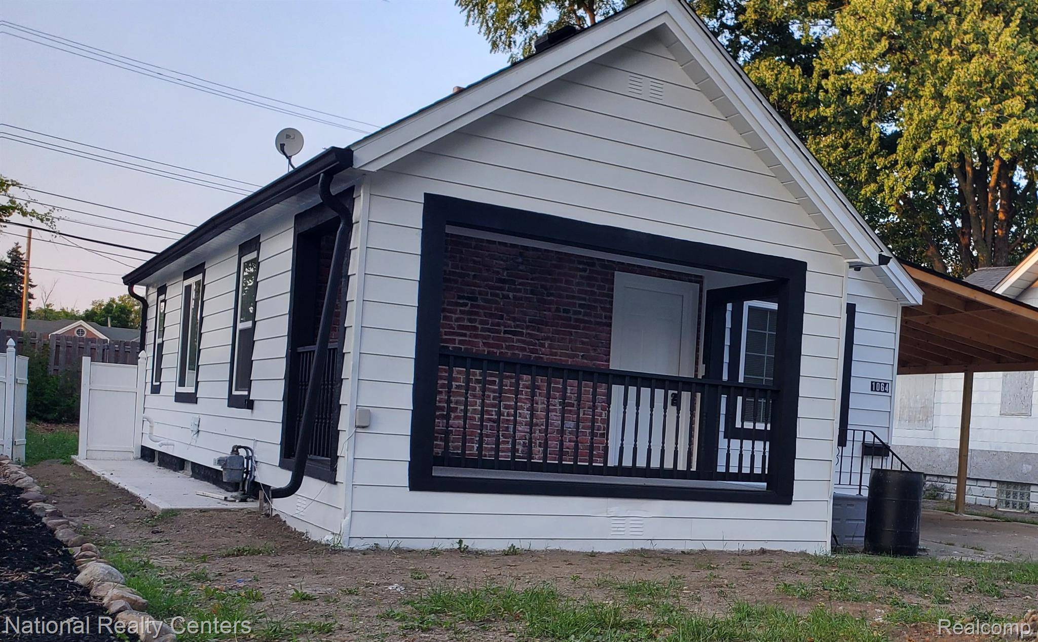 Waterford, MI 48328,Address not disclosed