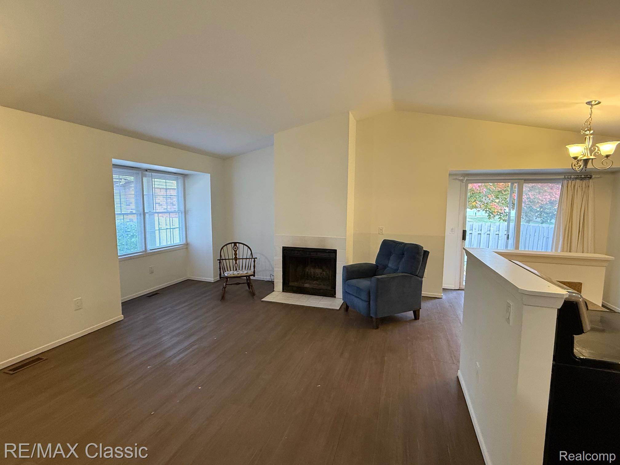 Novi, MI 48375,24252 Bashian DR