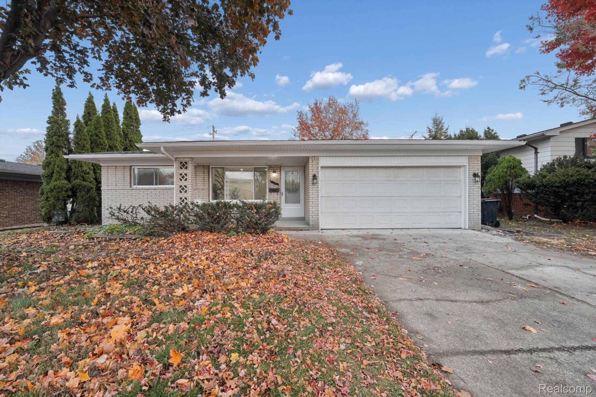 Sterling Heights, MI 48310,5232 Dickson DR