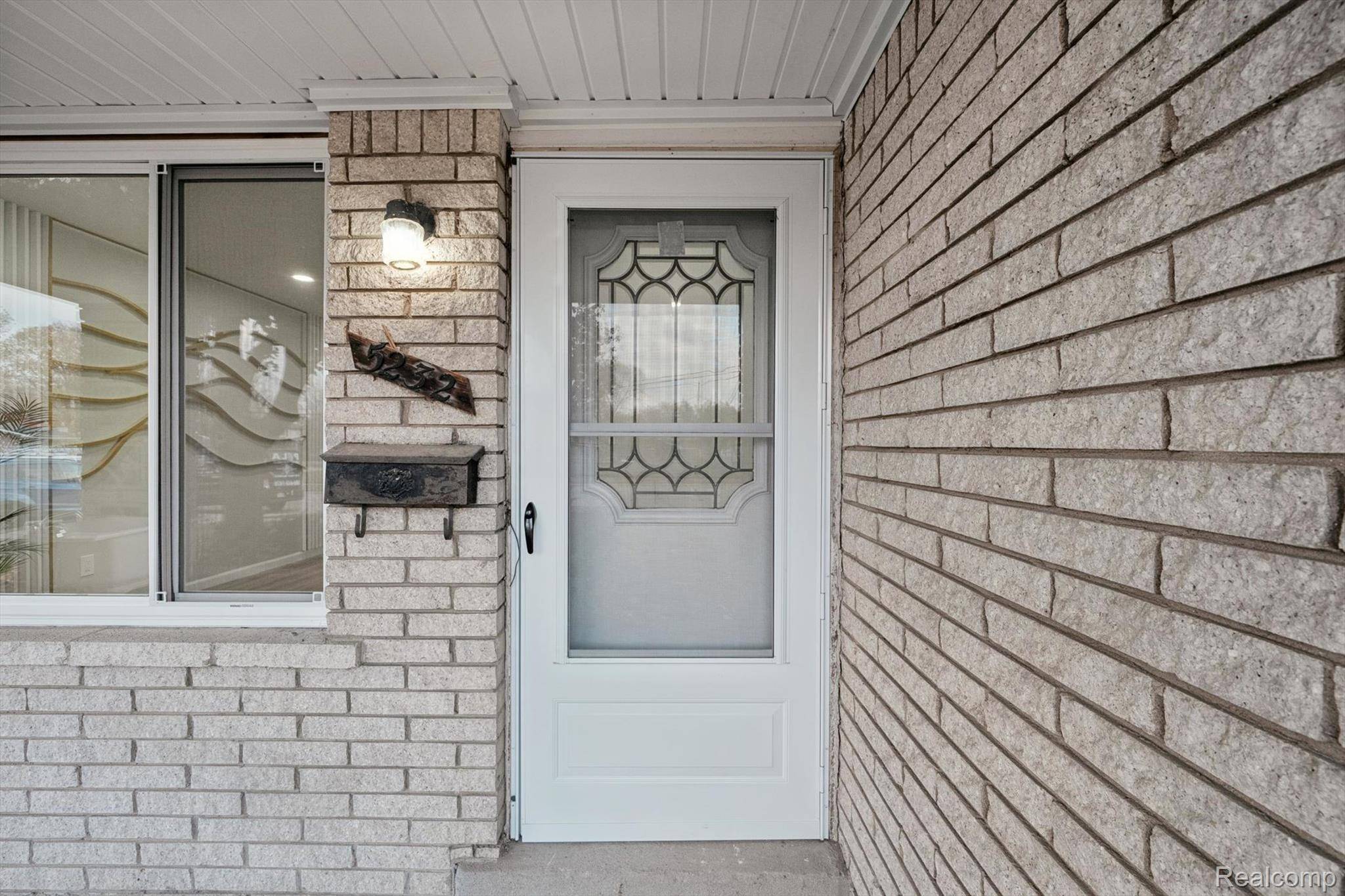 Sterling Heights, MI 48310,5232 Dickson DR