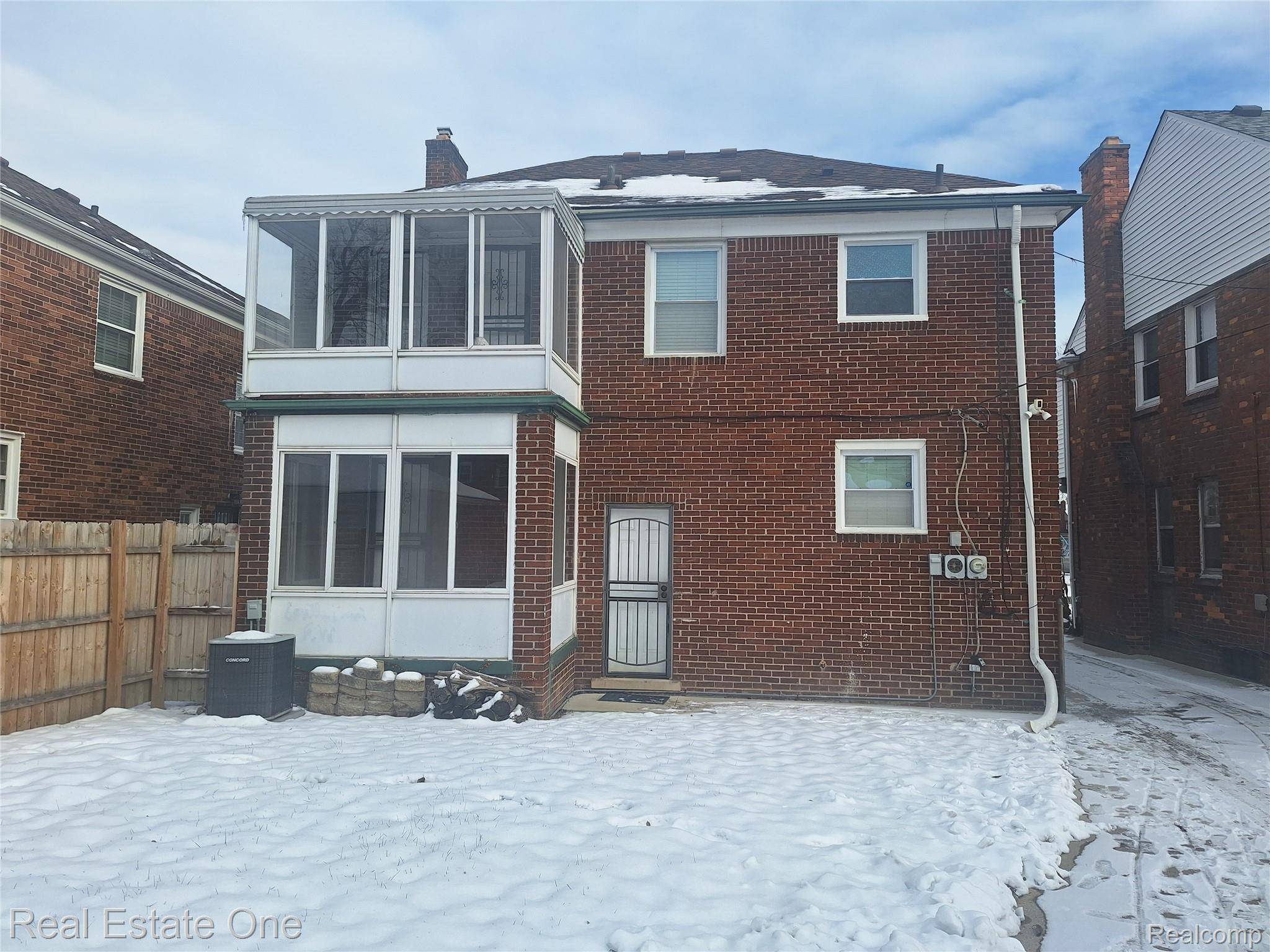 Detroit, MI 48221,18285 Roselawn Street