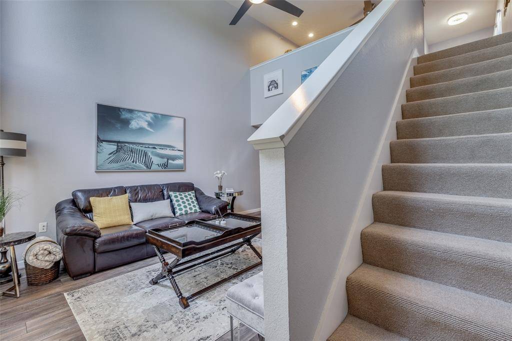 Dallas, TX 75206,5111 Manett Street #208