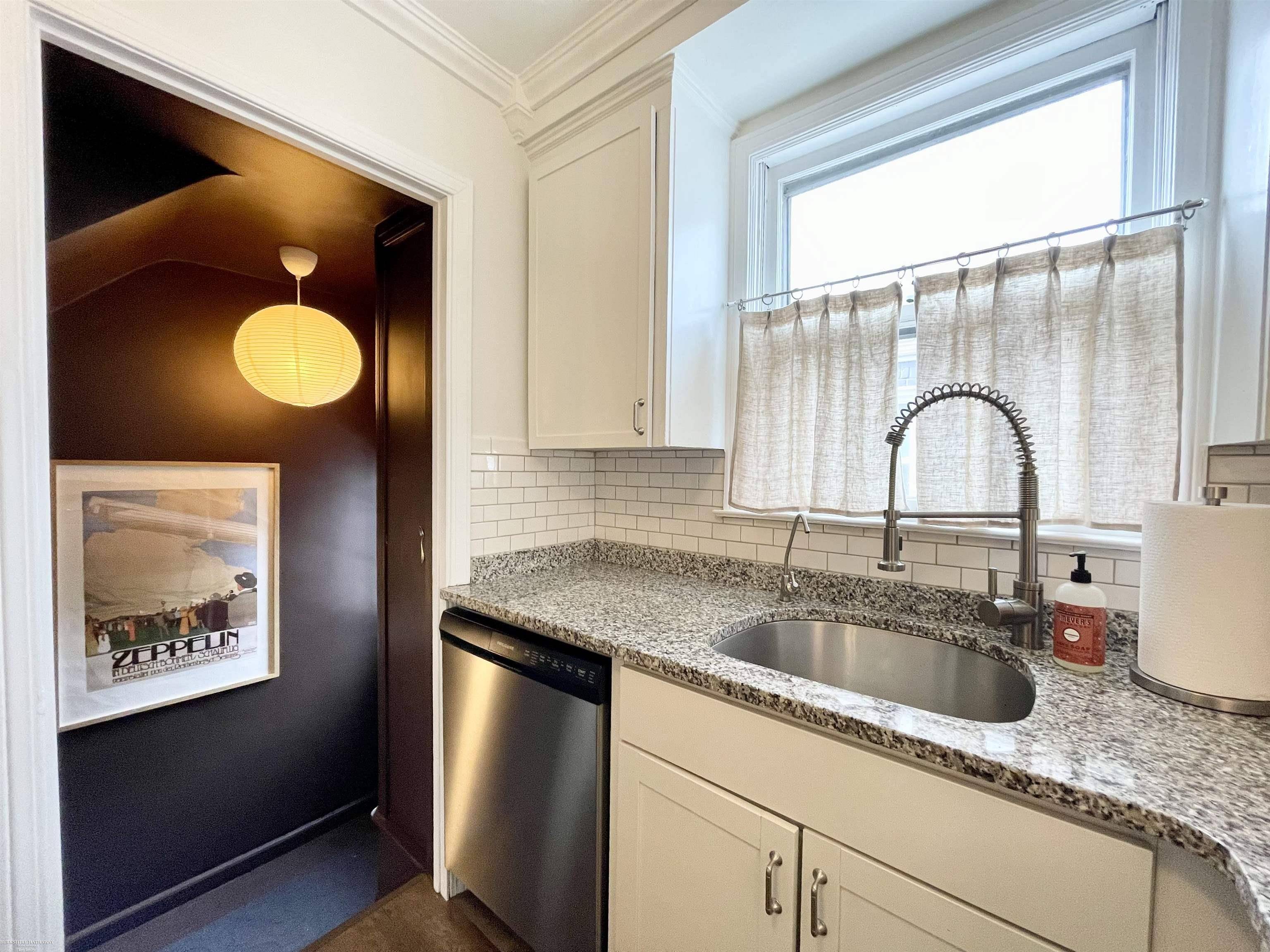 Grosse Pointe Woods, MI 48236,2230 Hawthorne RD