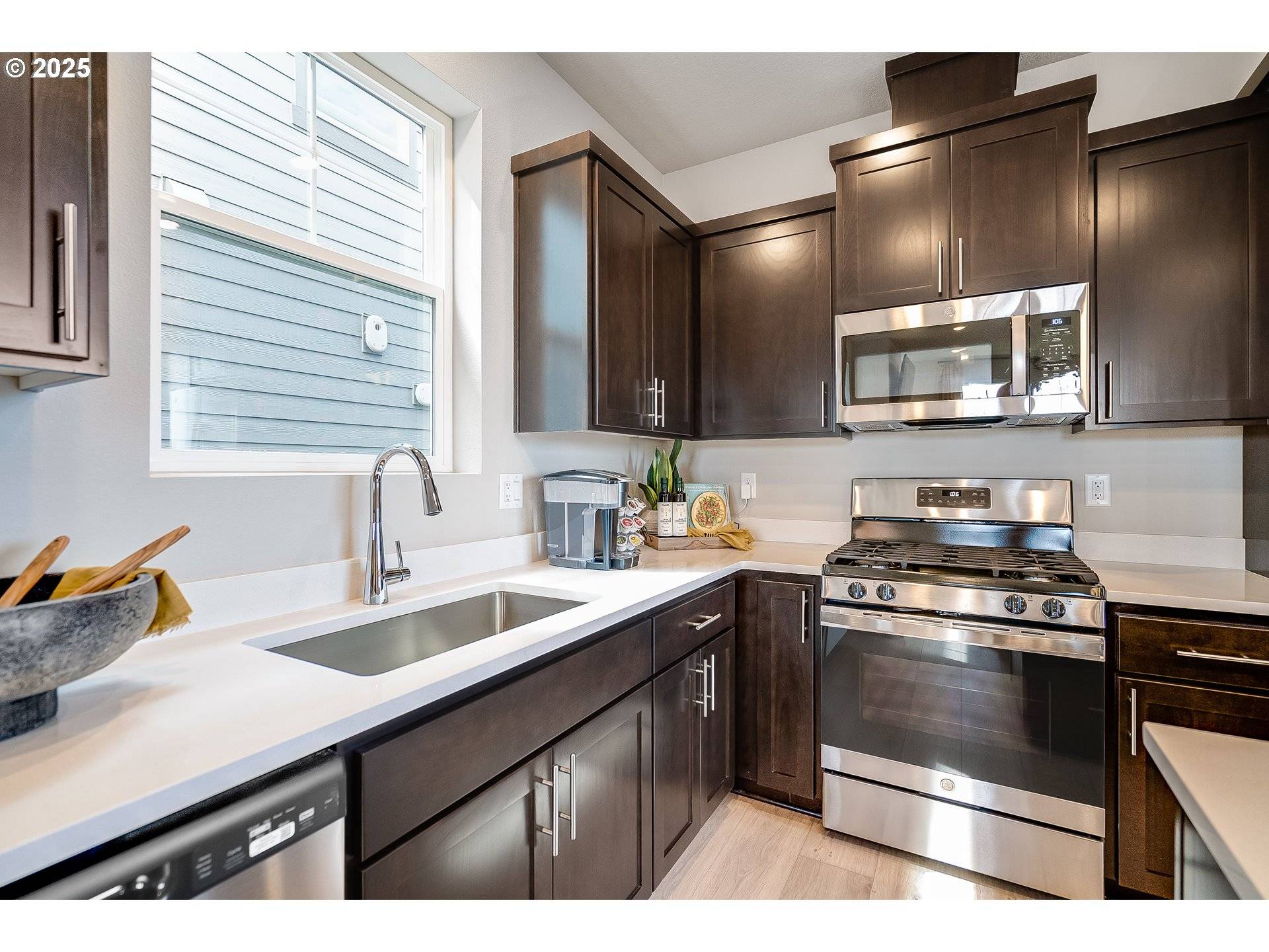 Eugene, OR 97402,931 Legacy Street