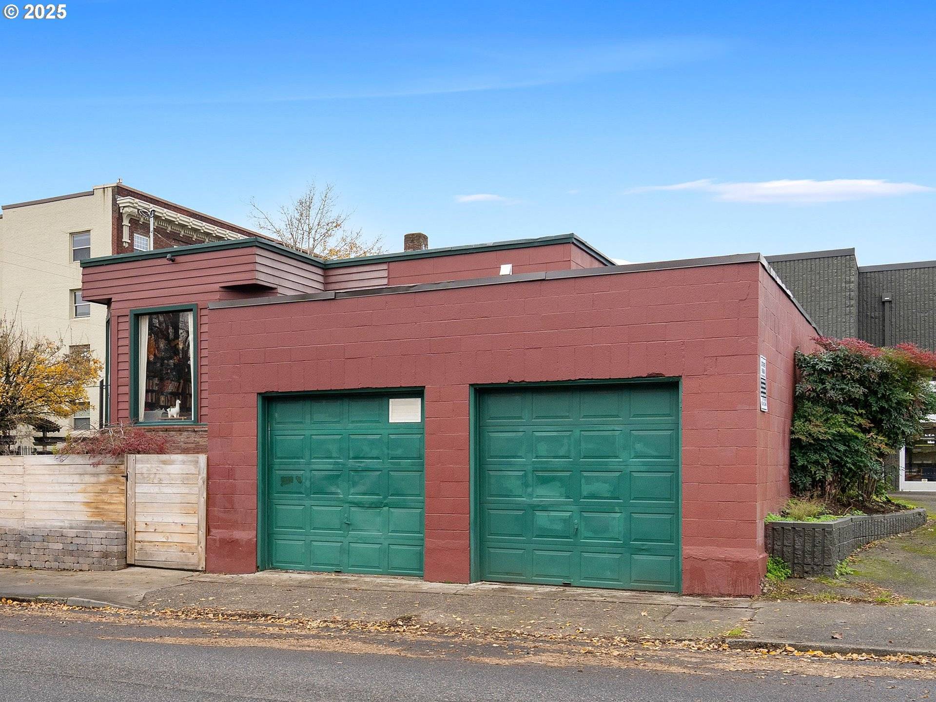 Portland, OR 97214,1305 SE BELMONT ST