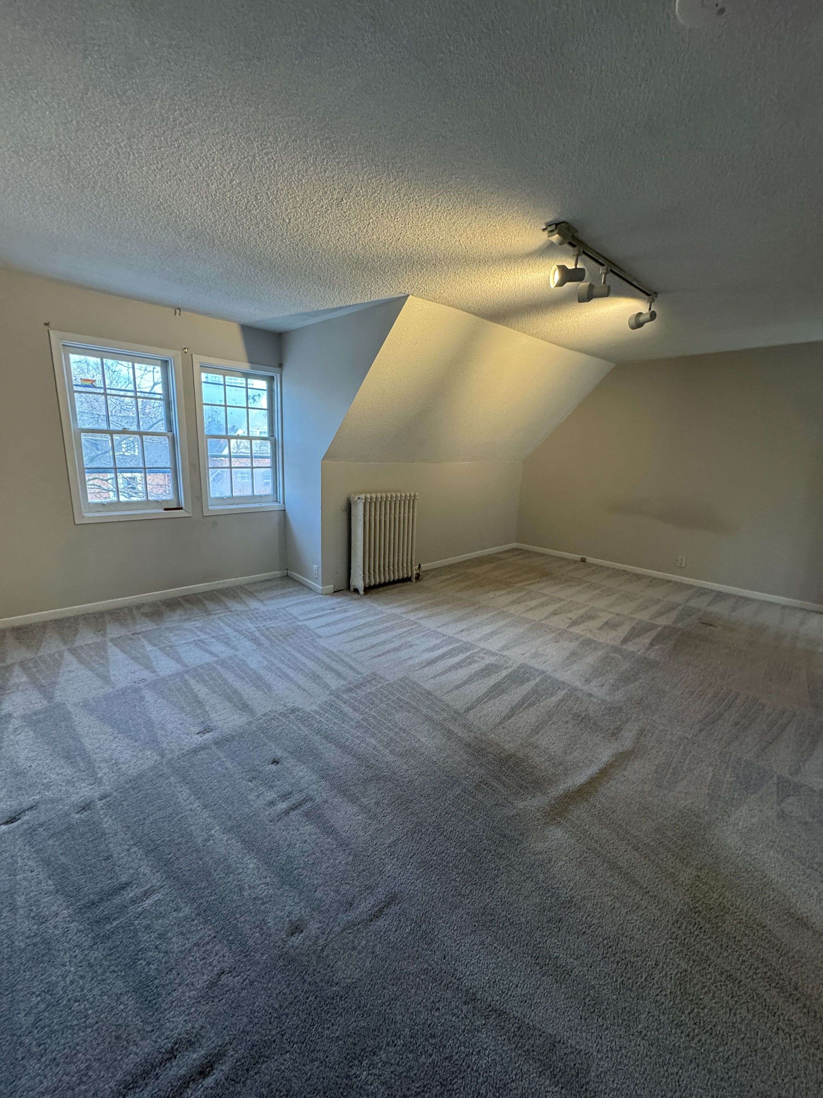 Toronto C02, ON M5R 2R9,676 Huron ST #301