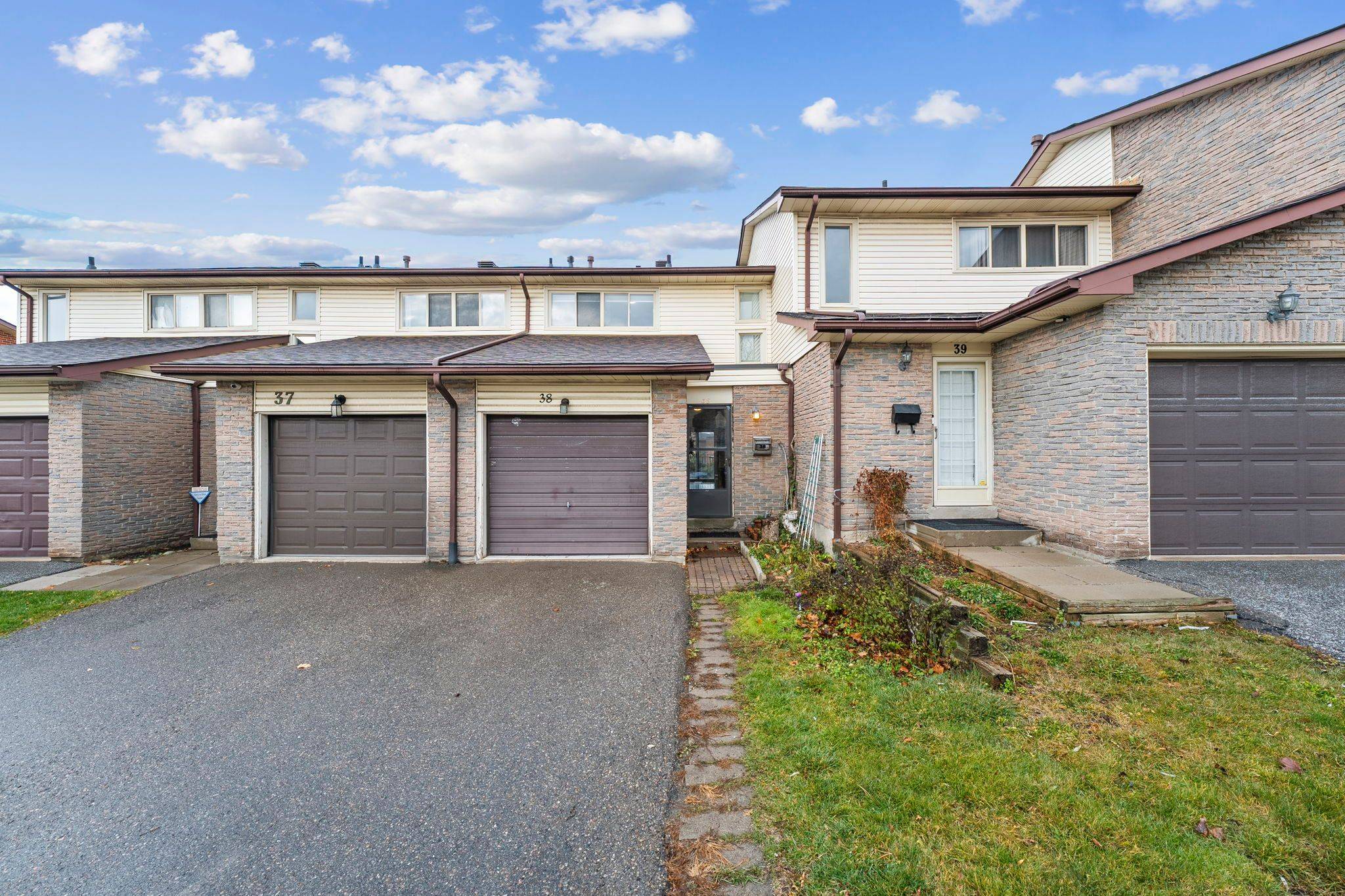Brampton, ON L6V 3M9,38 Collins CRES