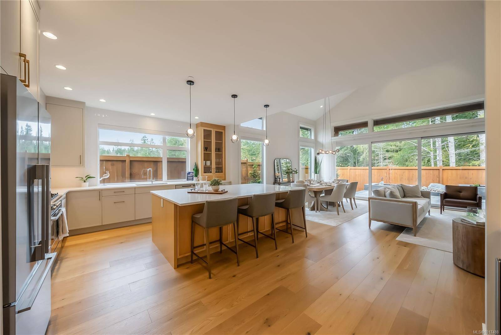 Qualicum Beach, BC V9P 1M5,530 Hole-in-One Dr