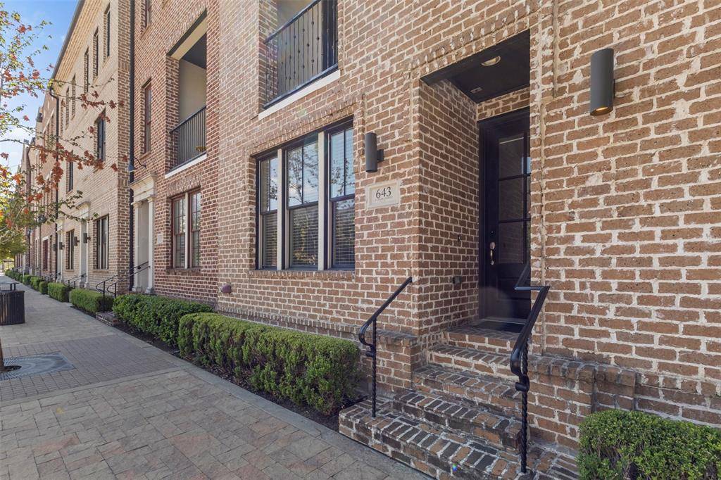 Dallas, TX 75201,643 S Cesar Chavez Boulevard