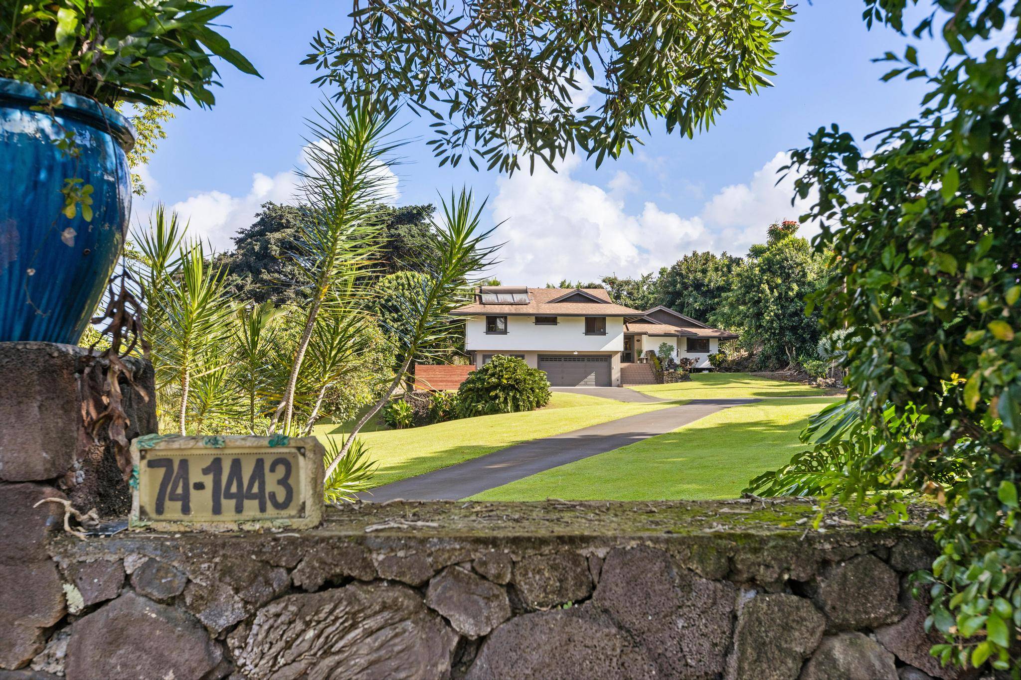 Kailua-kona, HI 96740,74-1443 HAO KUNI ST
