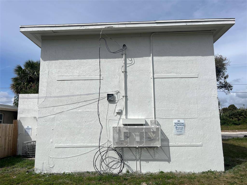 West Palm Beach, FL 33401,614 N Tamarind Ave