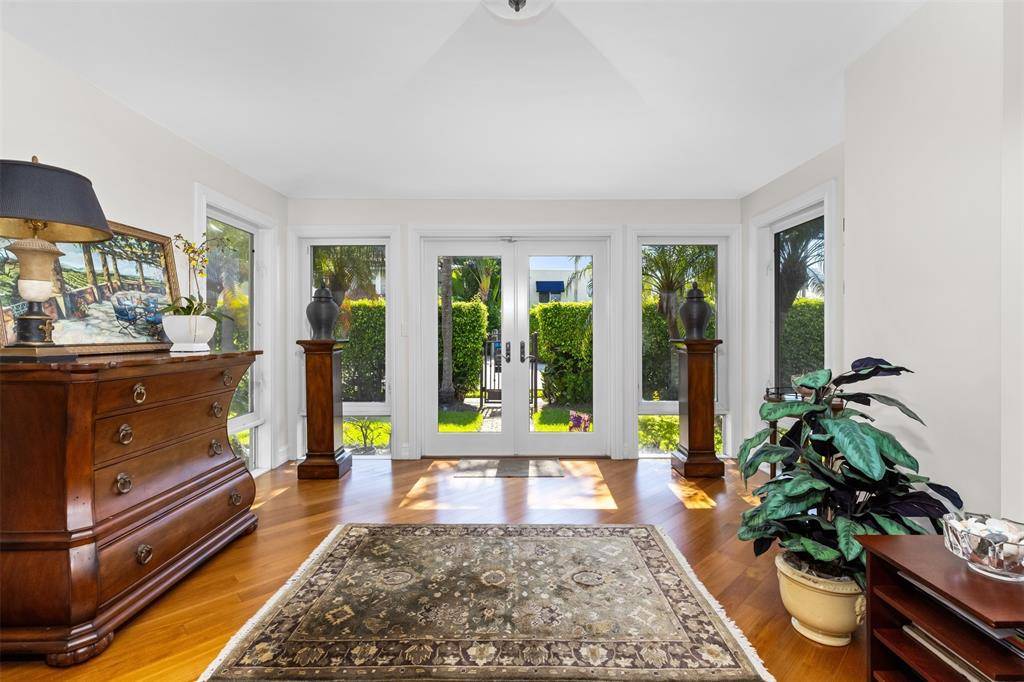 Fort Lauderdale, FL 33301,359 Poinciana Dr