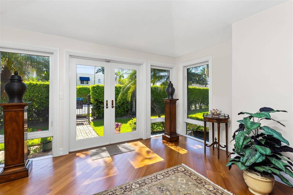 Fort Lauderdale, FL 33301,359 Poinciana Dr