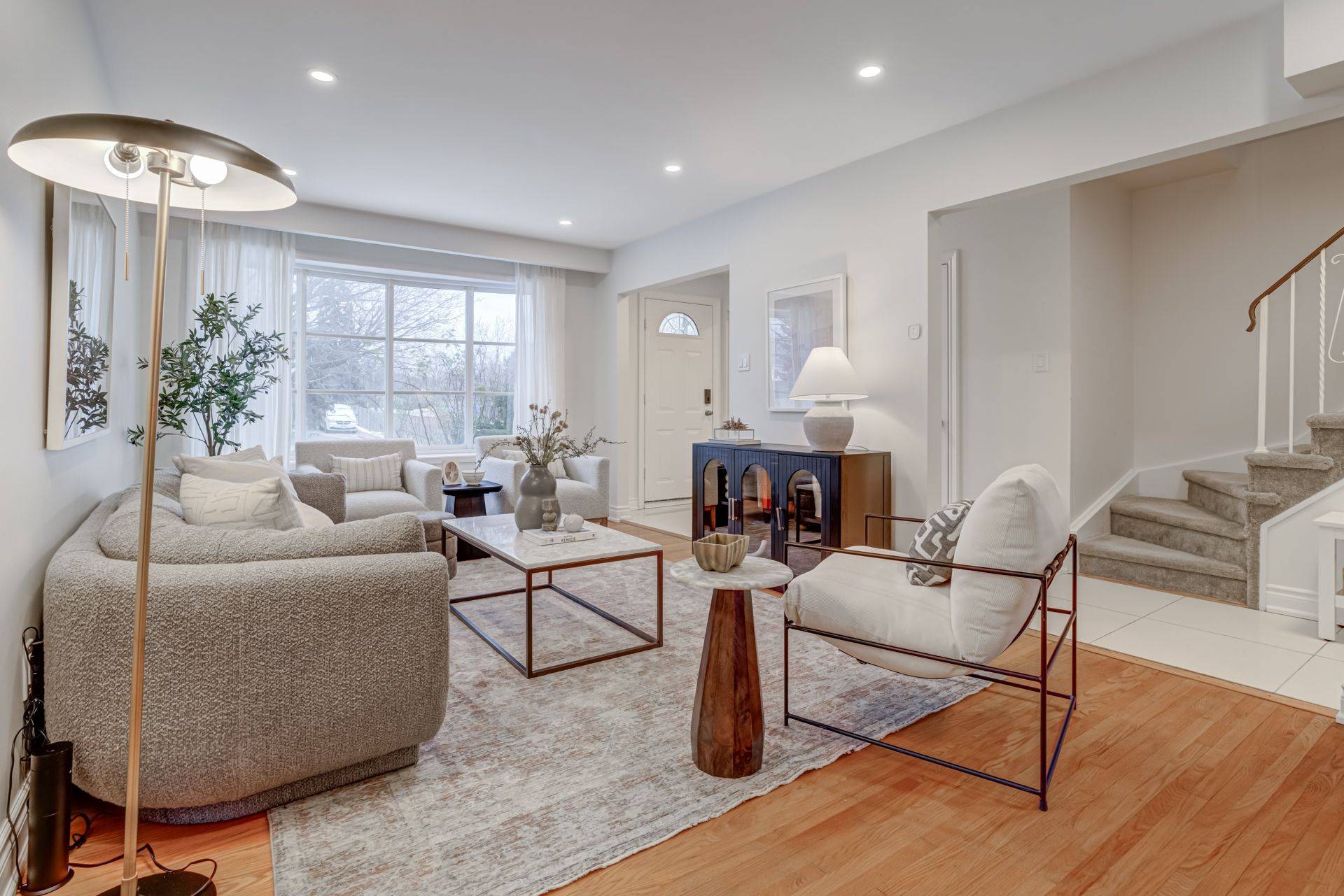 Mississauga, ON L4Y 2H8,783 Dodsworth CRES