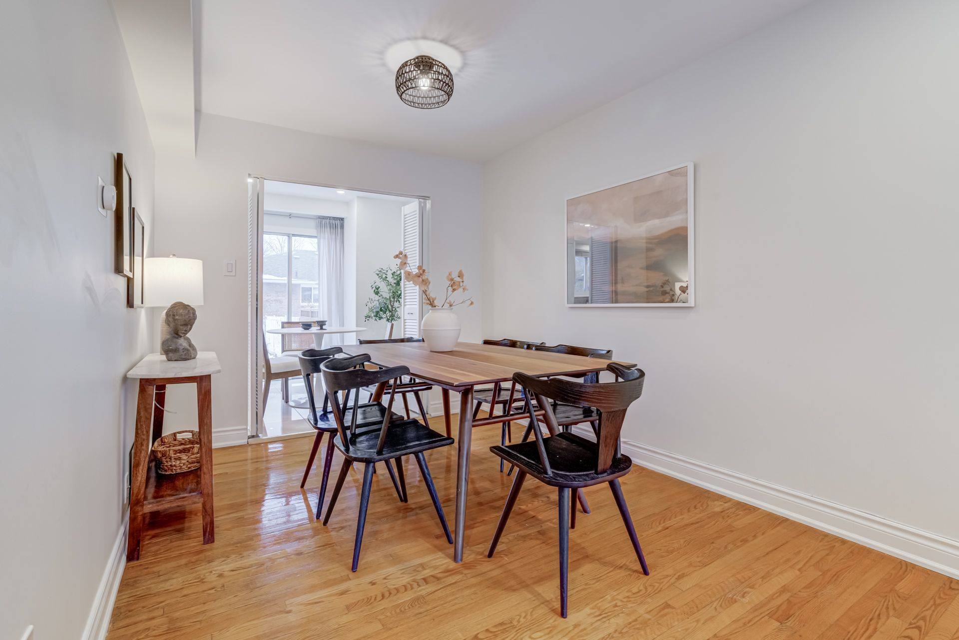 Mississauga, ON L4Y 2H8,783 Dodsworth CRES