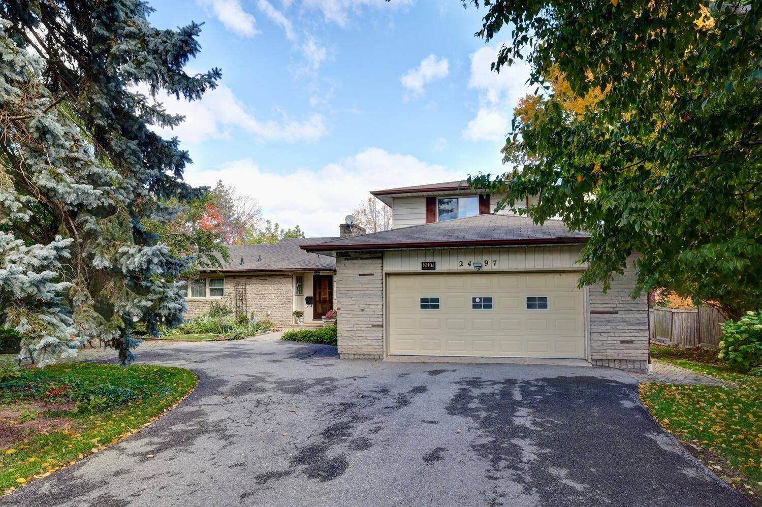 Mississauga, ON L5K 1V9,2497 Fifth Line W