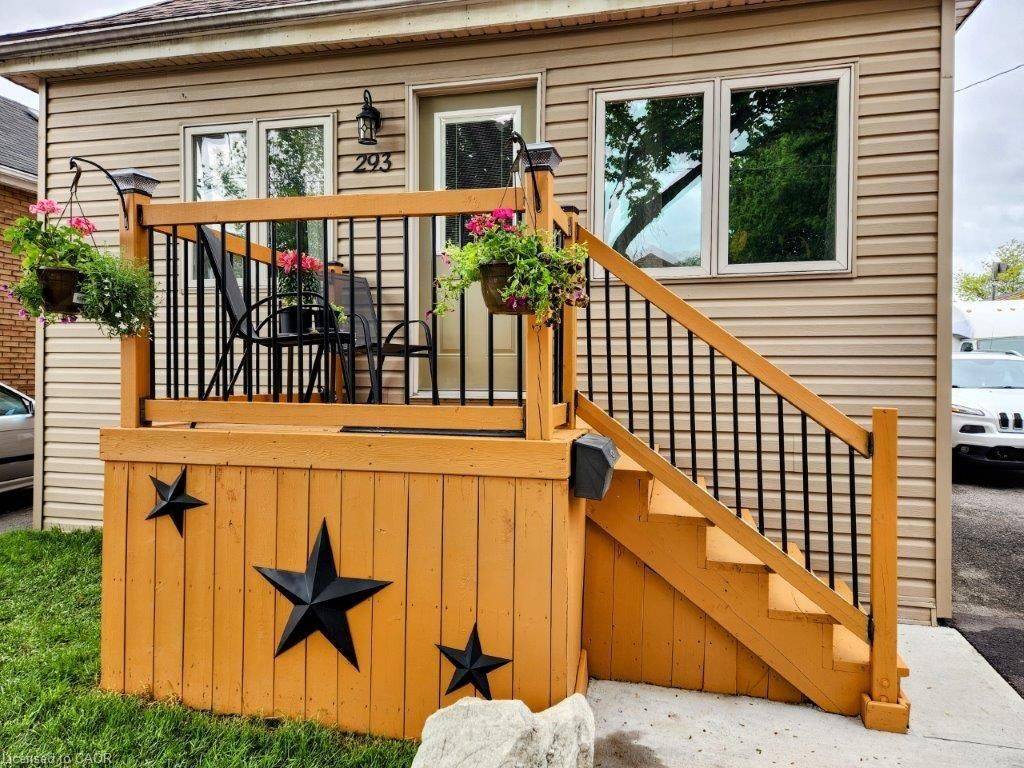 Hamilton, ON L8H 5H5,293 Fairfield AVE