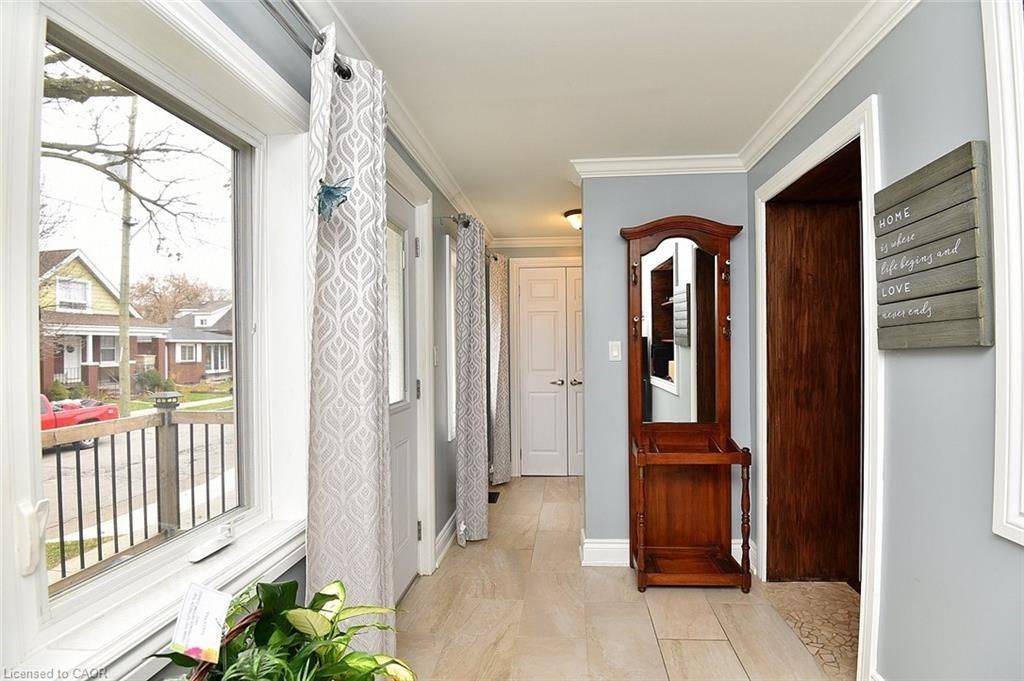 Hamilton, ON L8H 5H5,293 Fairfield AVE