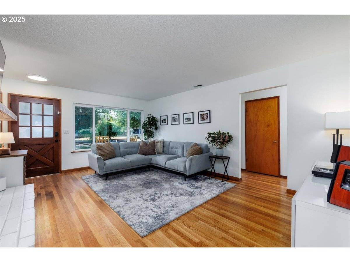 Gladstone, OR 97027,550 E EXETER ST