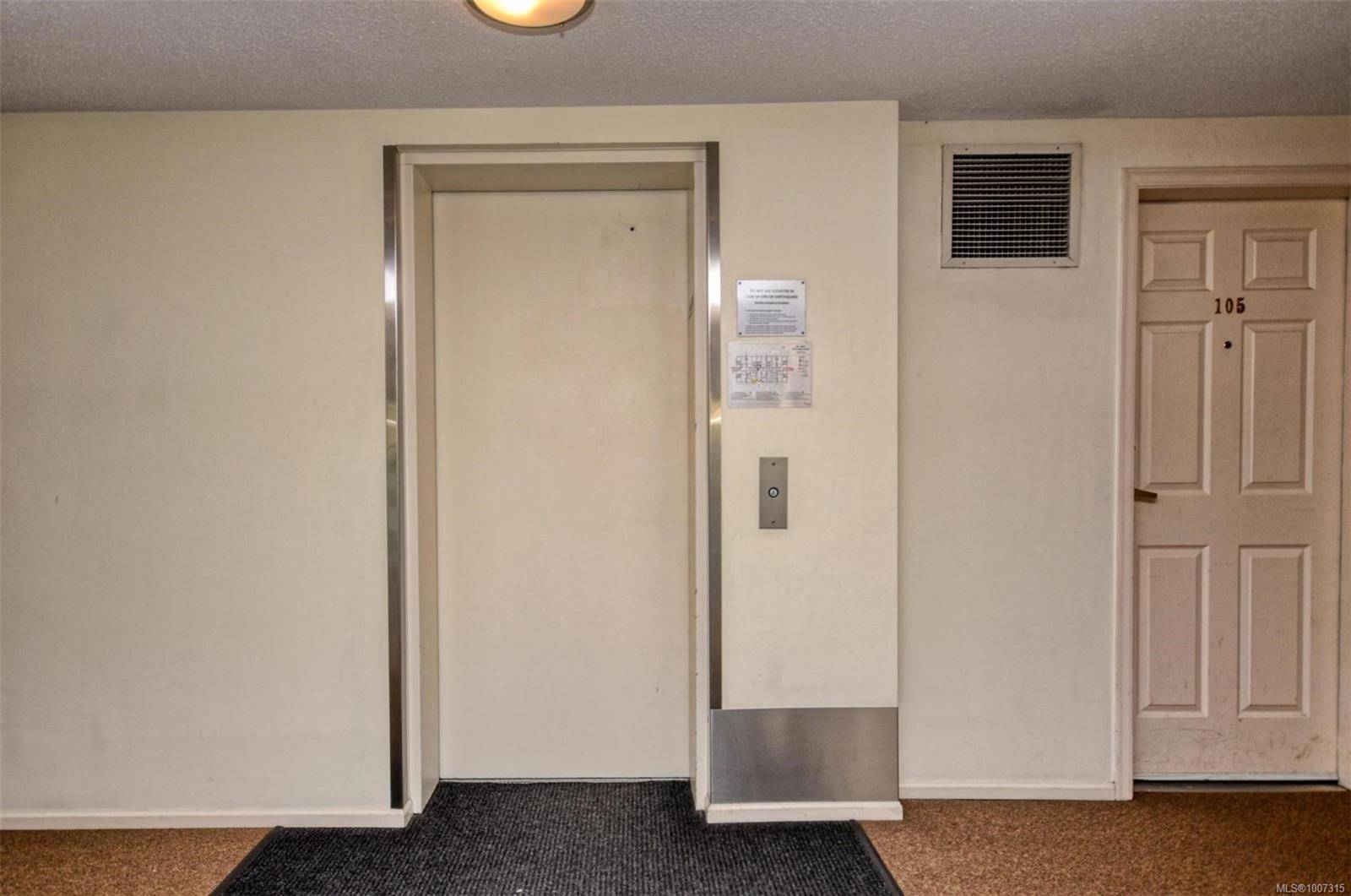 Victoria, BC V8X 1P3,3225 Alder St #308