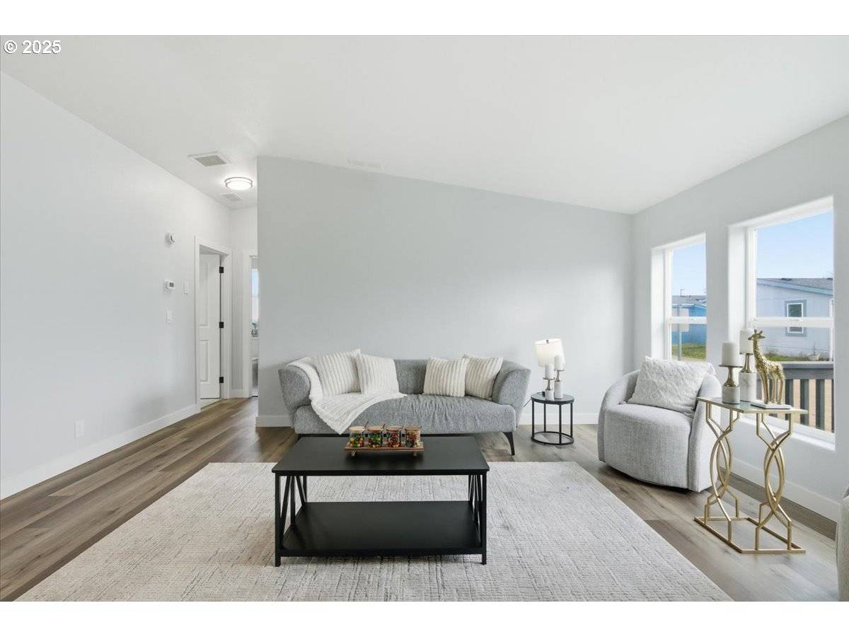 Lebanon, OR 97355,200 MARKET ST #255