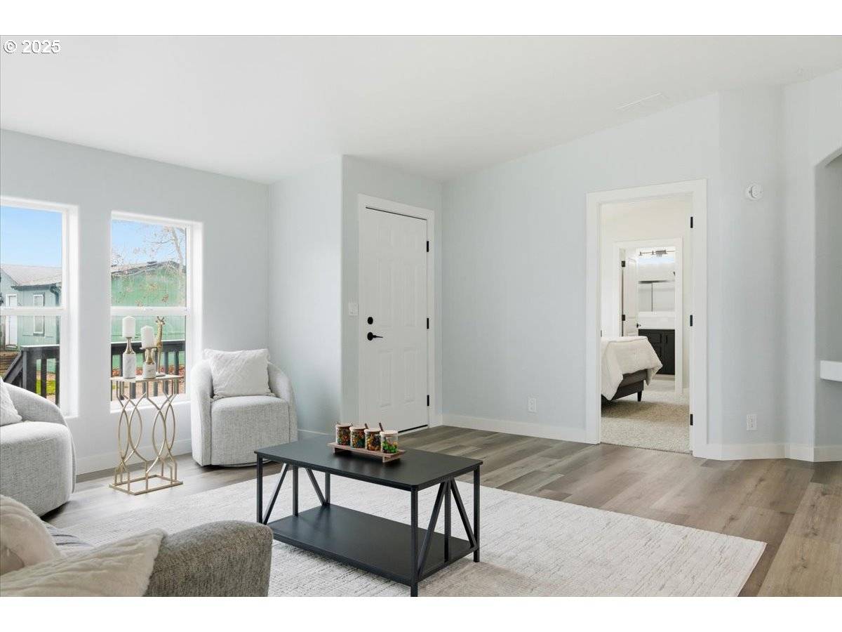 Lebanon, OR 97355,200 MARKET ST #255