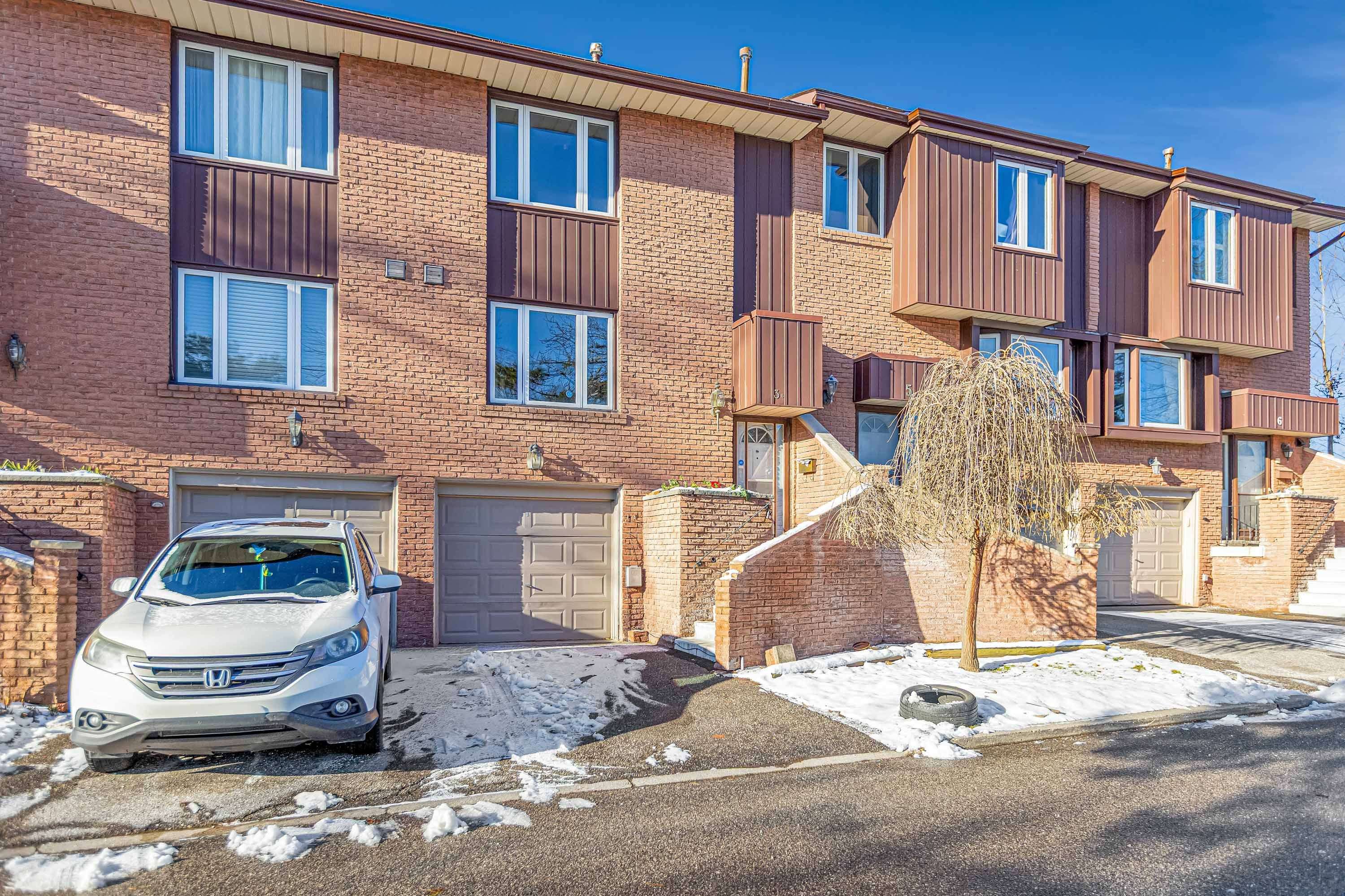 Toronto E07, ON M1S 1R5,2606 Midland AVE #3B