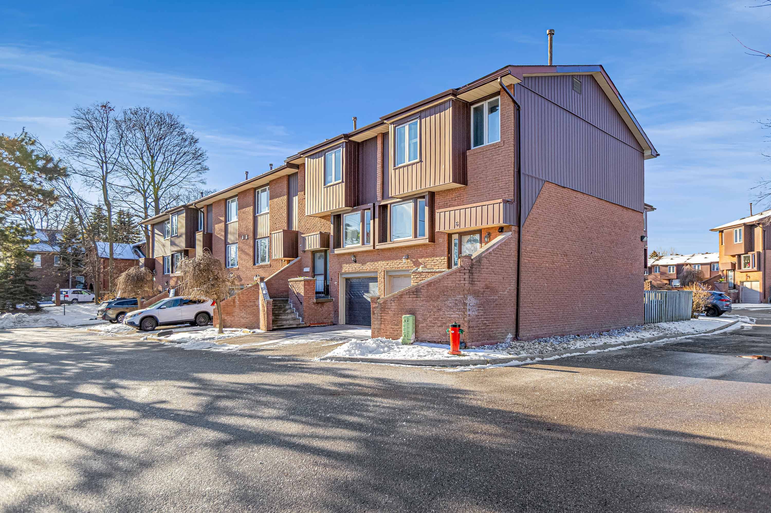 Toronto E07, ON M1S 1R5,2606 Midland AVE #3B