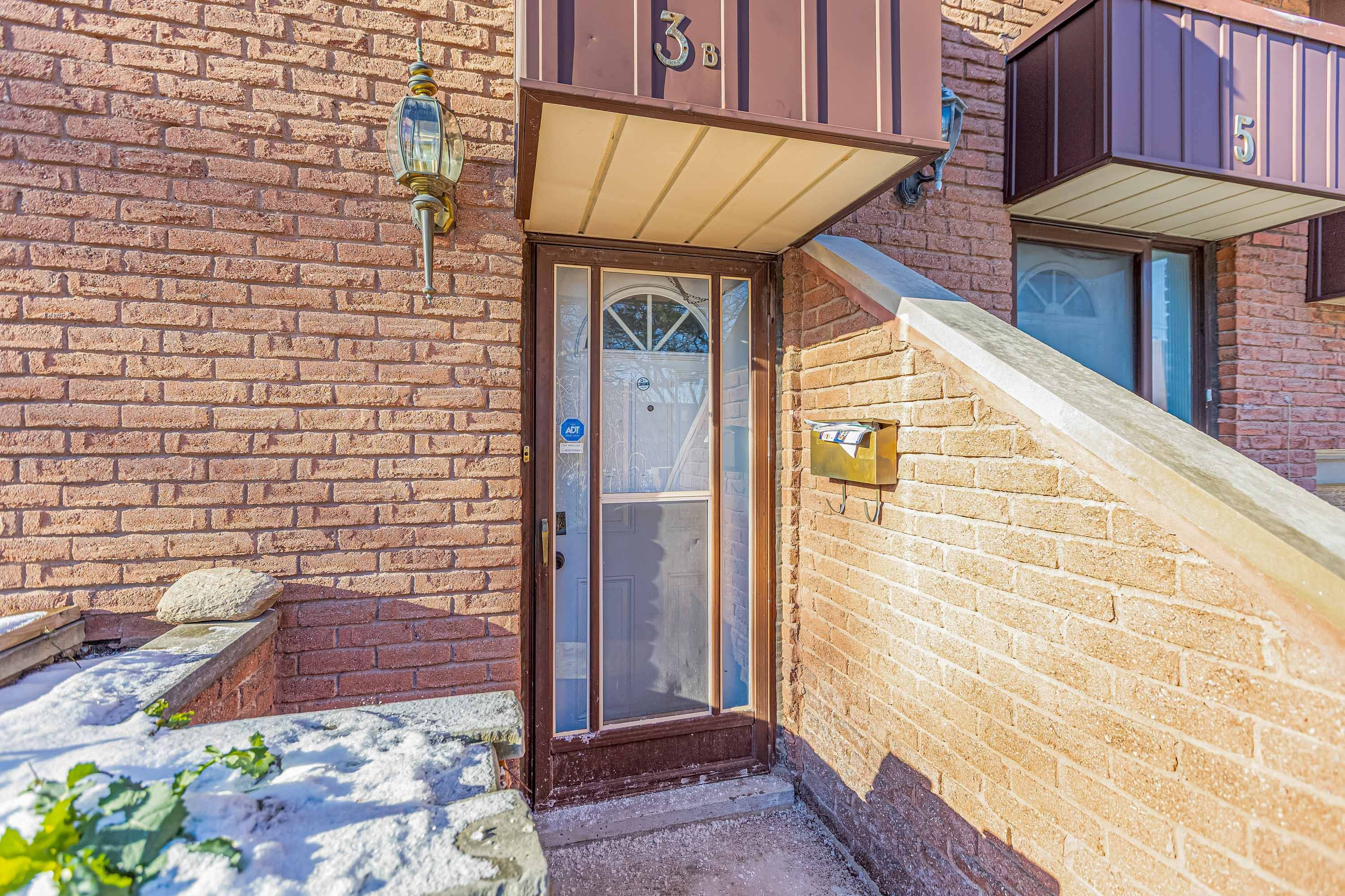 Toronto E07, ON M1S 1R5,2606 Midland AVE #3B